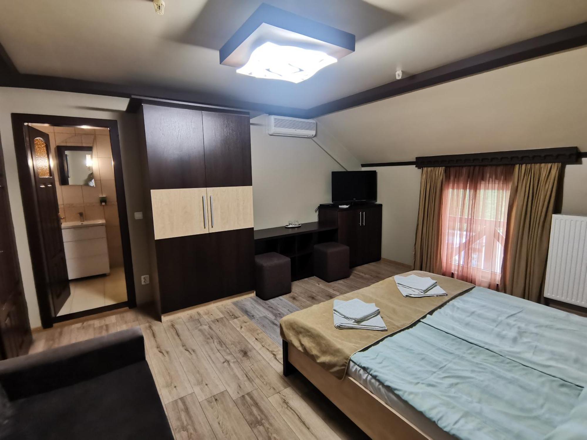 Hotel Three Aces Velyka Dobron Habitación foto