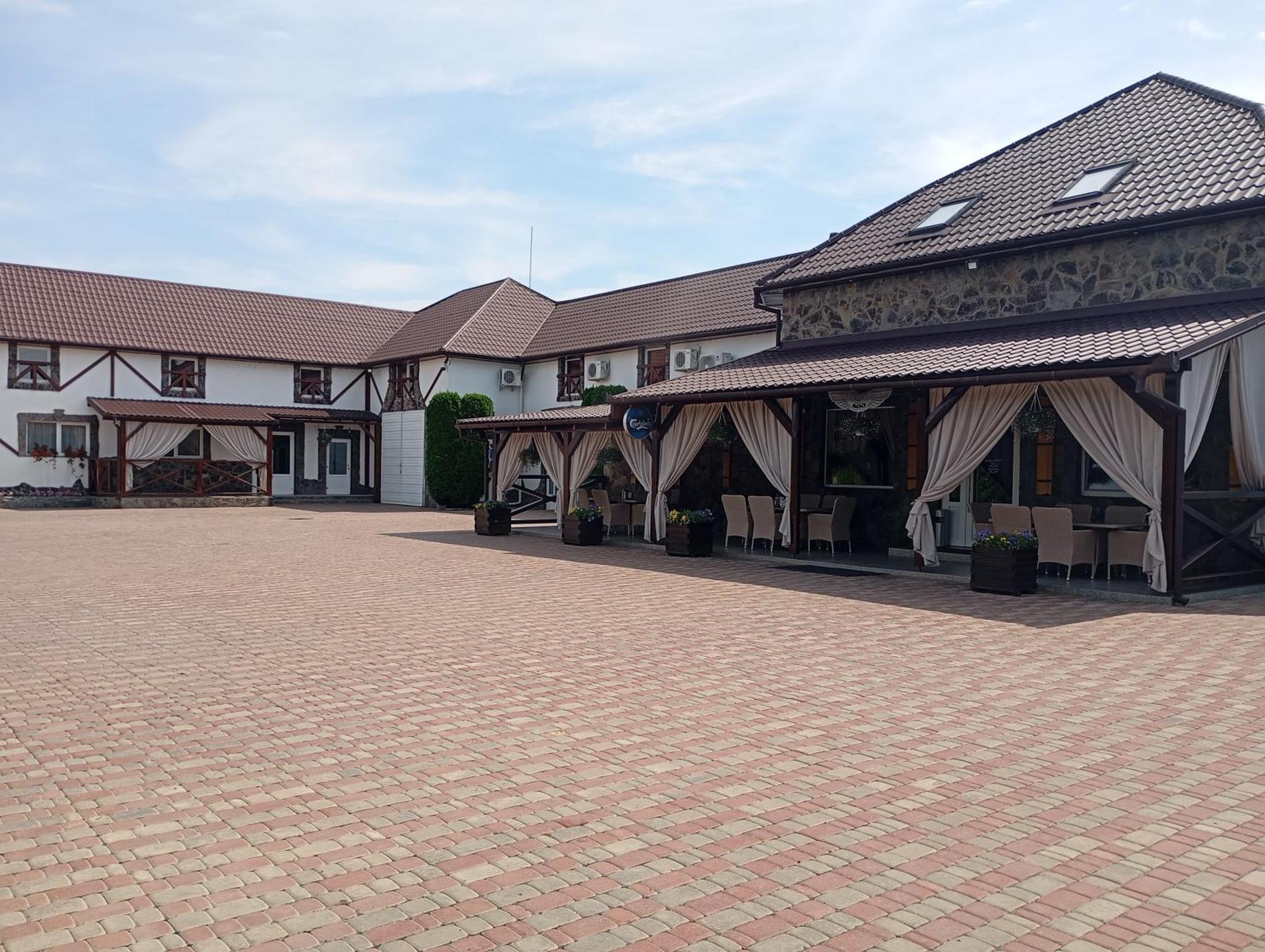 Hotel Three Aces Velyka Dobron Exterior foto